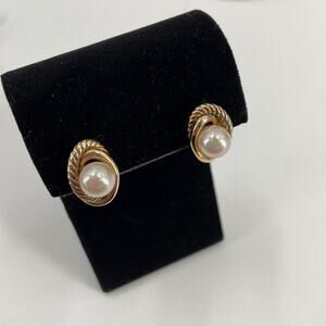 Vintage Faux pearl gold plated stud earrings